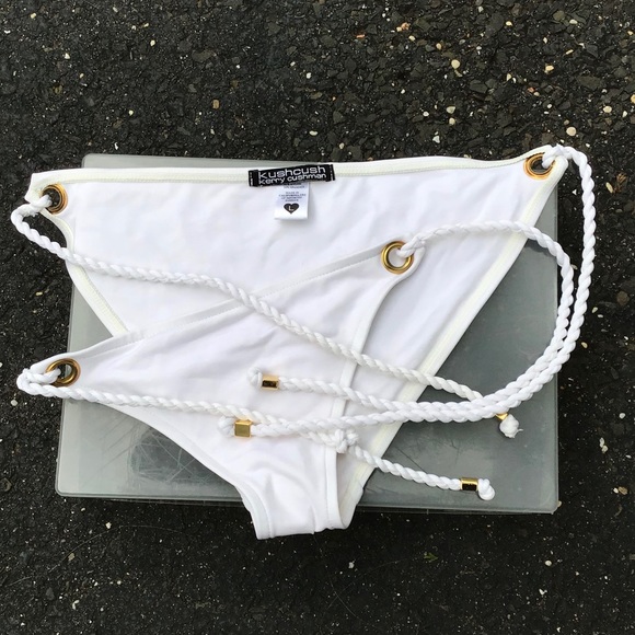 White bikini 2 tops: Butterfly jewel and button - Picture 4 of 16